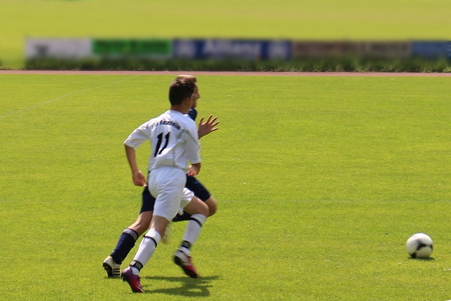 足球比赛中 足球比赛中